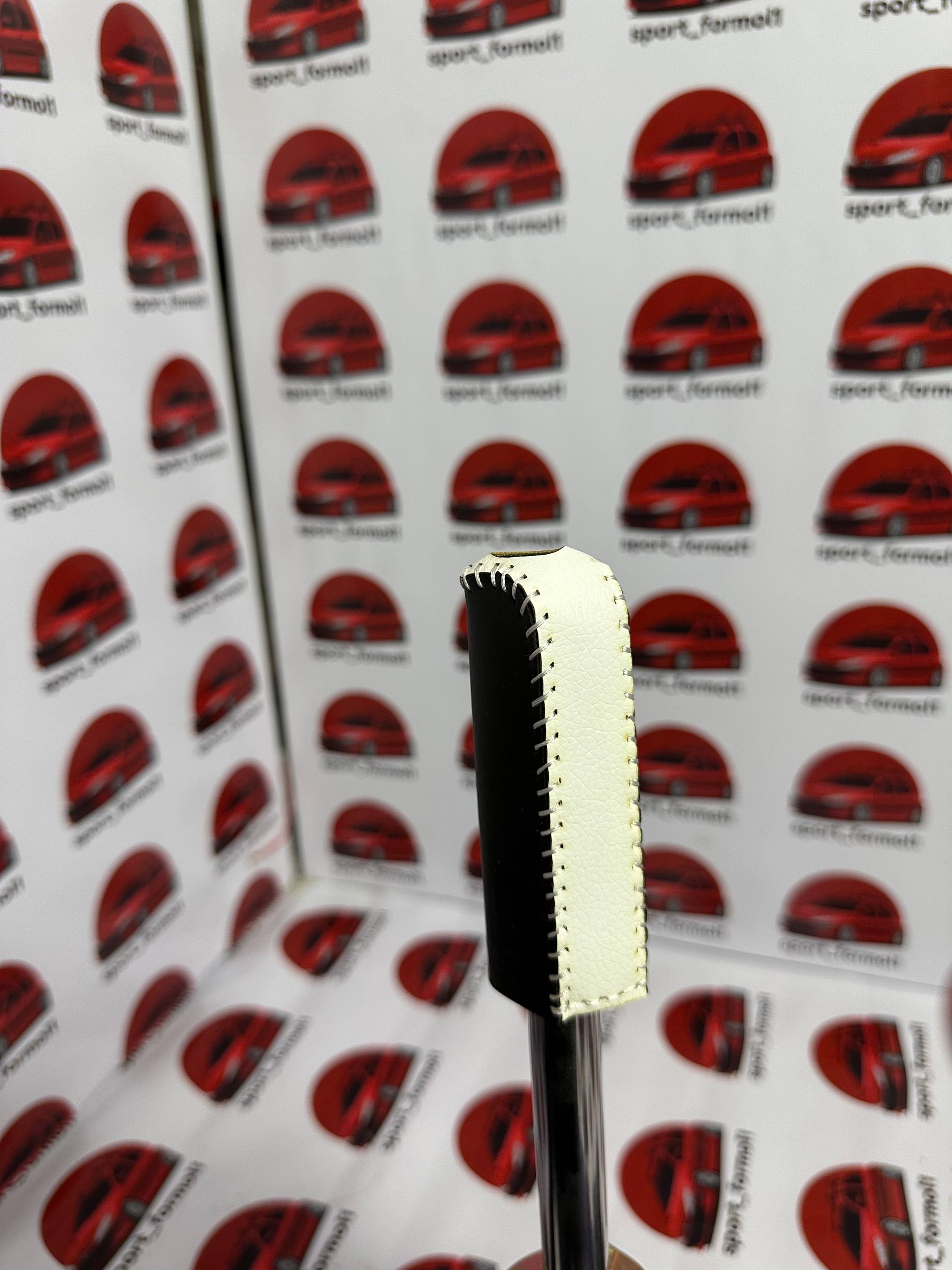 photo_2_2025-12-14_12-46-12 کاور چرمی ترمز دستی سایپا – مناسب پراید، تیبا، ساینا و کوییک - Image 1