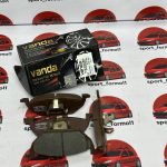 لنت جلو برلیانس ۳۰۰ و بسترن B30